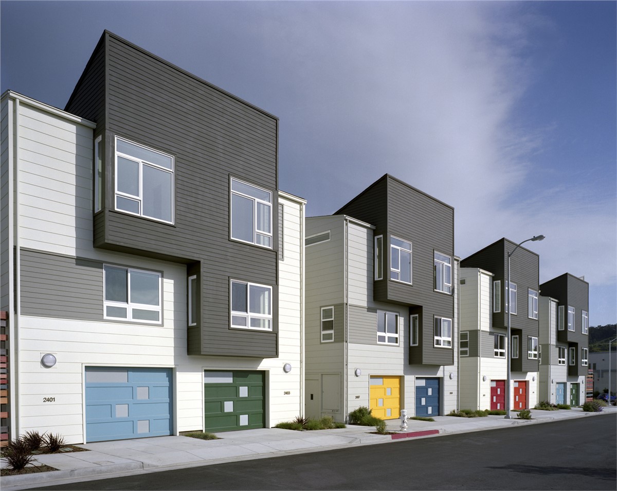 James Hardie contemporary siding in a neighborhood.