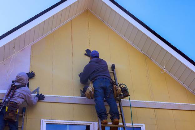 Siding-installation-crew