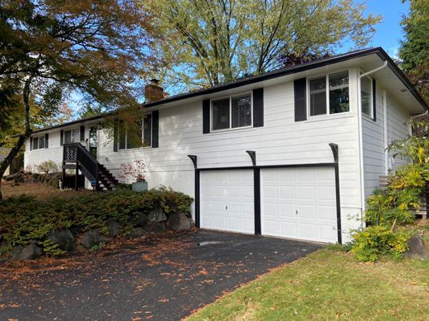 Vinyl-siding-on-home