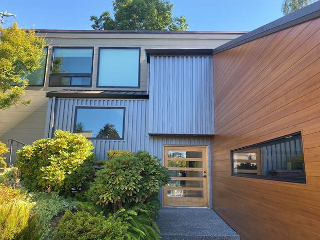 Metal-siding-on-home