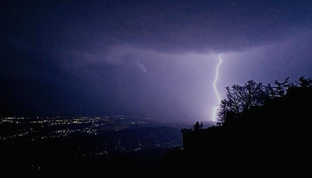 Chattanooga-lightning-storm