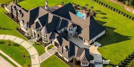 Complex-and-big-roof