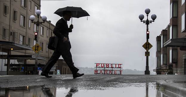 Pike-place-market-rainy