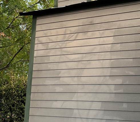 Pressure-washing-oxidation-on-siding